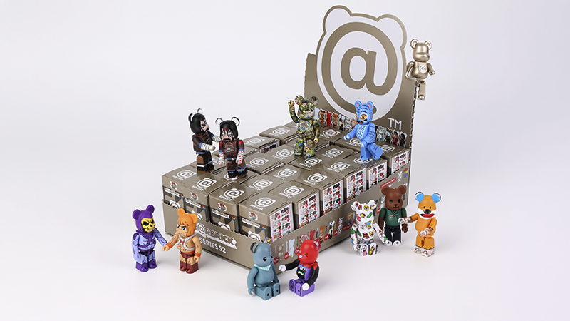 BEARBRICK SERIES 52