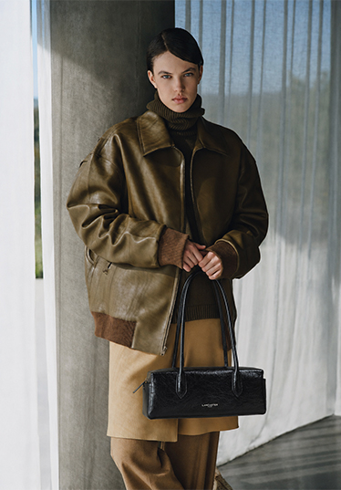 SHOULDER BAG