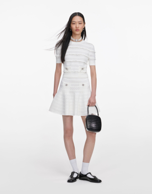 화이트 포인텔 니트 탑