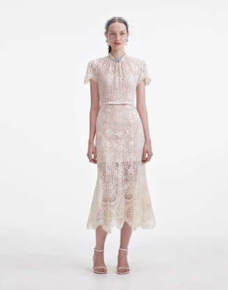 화이트 레이스 미디 드레스