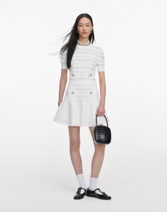 화이트 포인텔 니트 탑