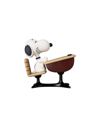 UDF PEANUTS SERIES 18: Snoopy with desk