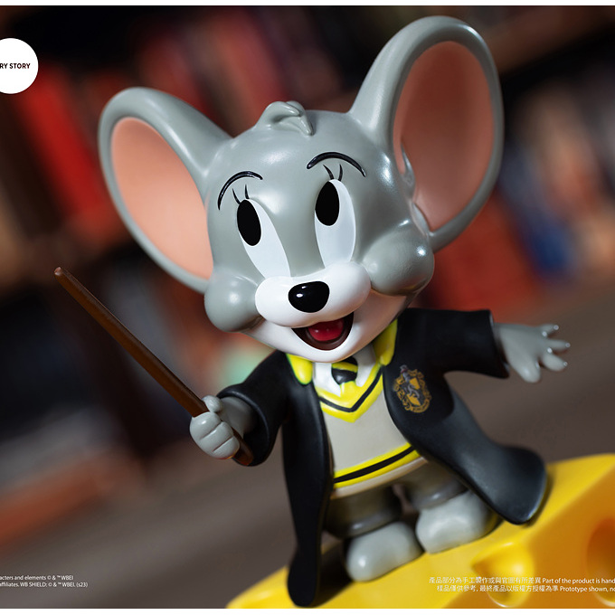 WB100TH Hufflepuff Nibbles Statue