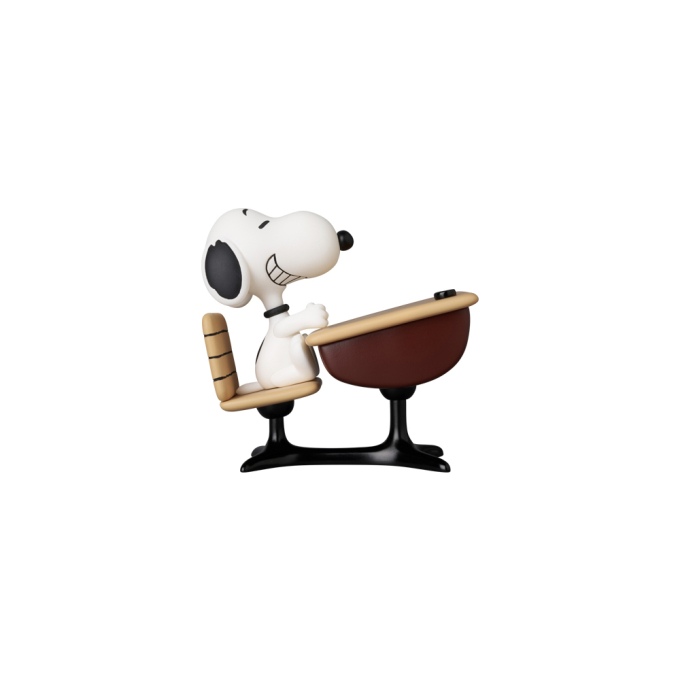UDF PEANUTS SERIES 18: Snoopy with desk